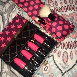 mac nutcracker lip kit and 3 brush set